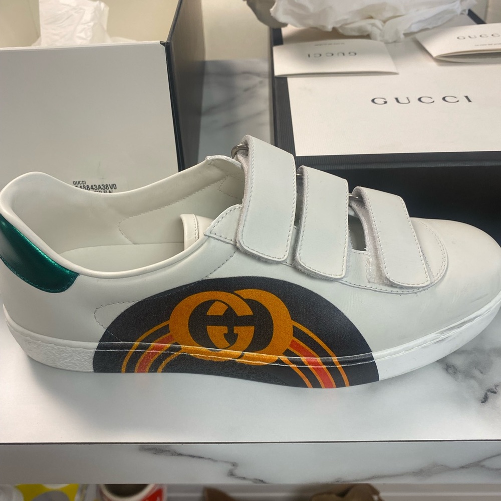 Gucci sneakers size 9. 💯 Authentic.